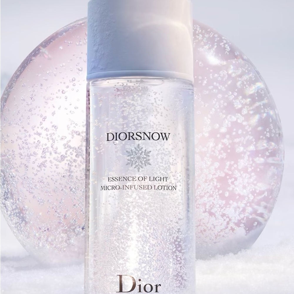 Diorsnow Essence of Light Micro-
Infused Lotion